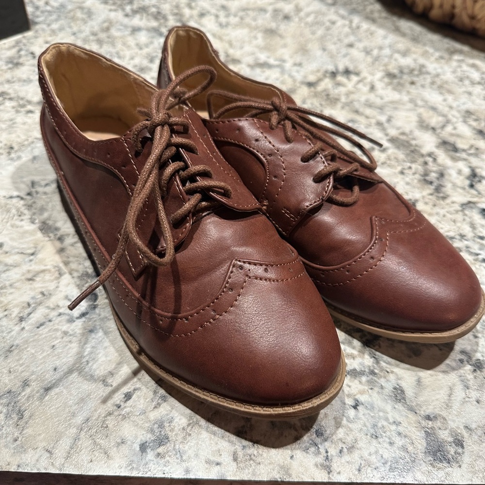 Brown dress shoes